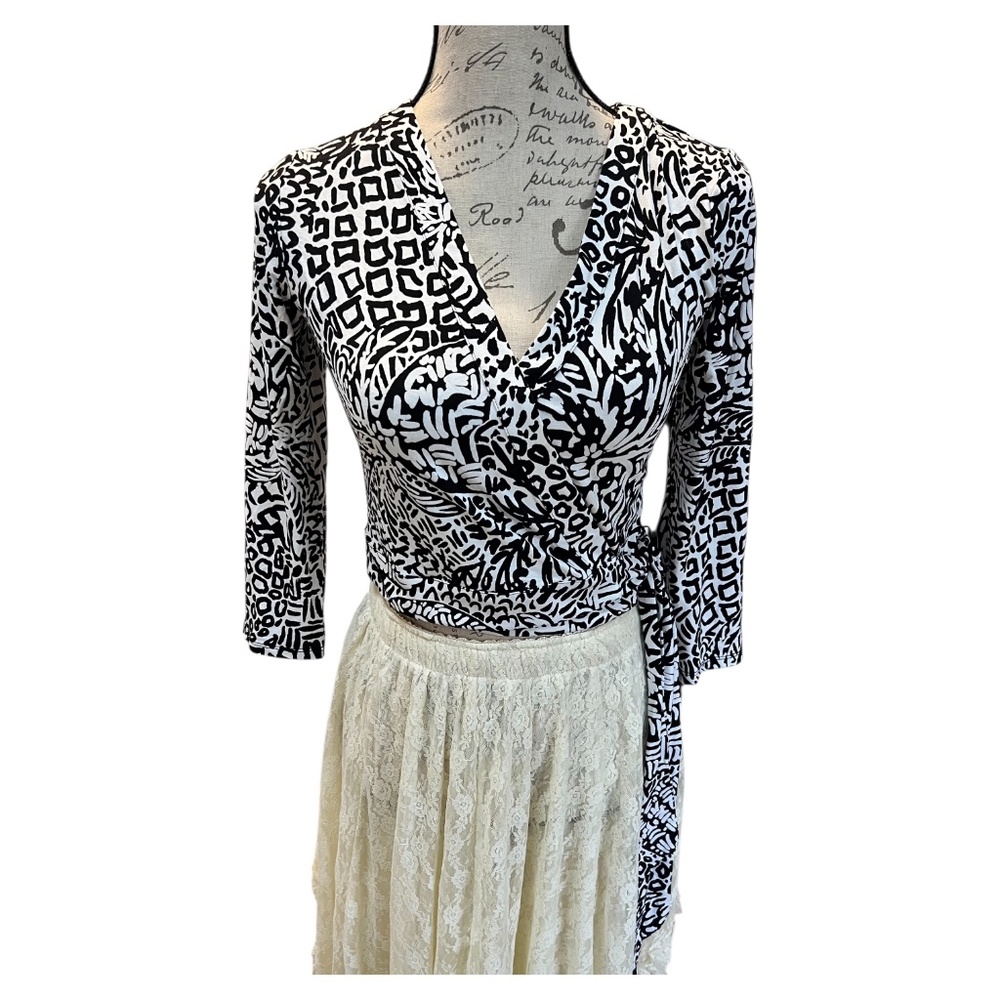 LILLY PULITZER Ruari Beautiful Wrap Top Black/White Rayon/Spandex S NWT Top Only